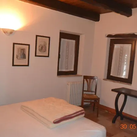 Affitta Il Pettirosso Bed and Breakfast 3*