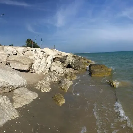 Affitta Il Pettirosso ベッド・アンド・ブレックファスト フェルモ