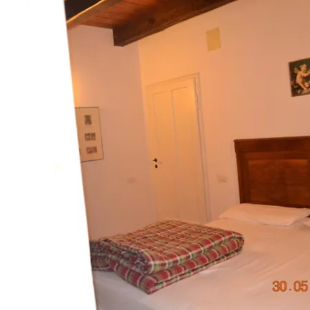 ベッド・アンド・ブレックファスト Affitta Il Pettirosso 3*