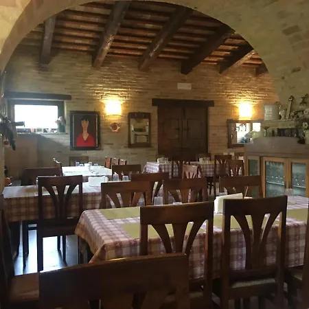 Affitta Il Pettirosso 3* フェルモ